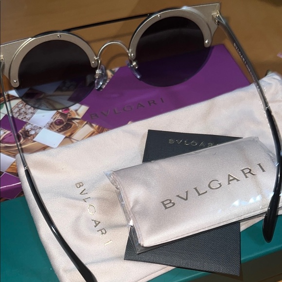 BVLGARI Prestine Luxurious Black and Gold Sunglasses everything included NWOT - Picture 10 of 10